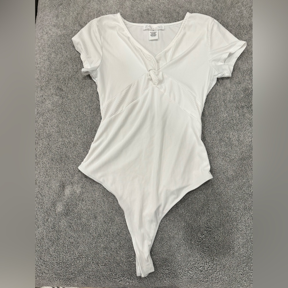 White, v-neck, front cross detail